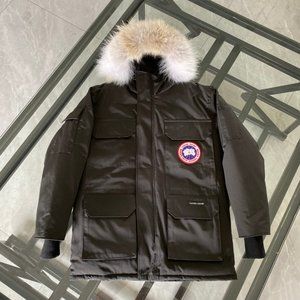 ✨Canada Goose Expedition style down jacket✨